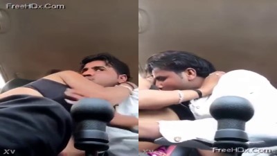 Office Lady Mulaiyai Car Driver Sappum Sex Video